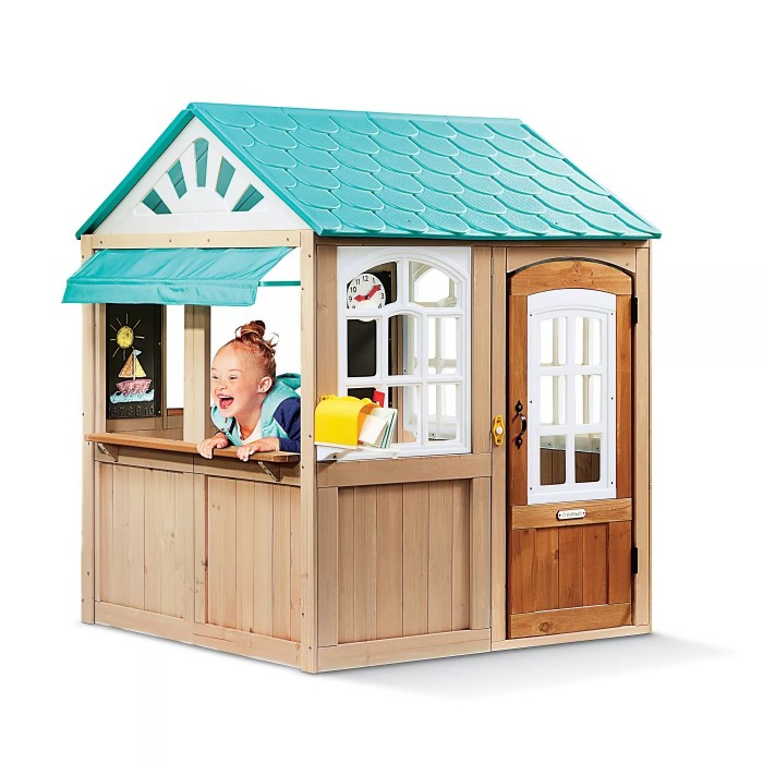 Casuta de joaca OceanFront Kidkraft - din lemn pentru copii in gradina 